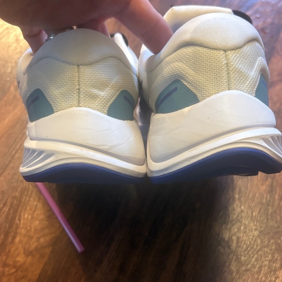 Nike White and Purple Running Shoes - Picture 5 of 8